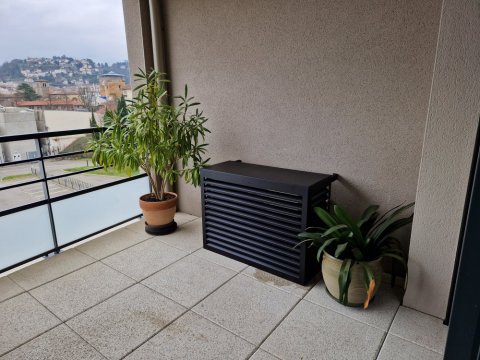 Coffre décoratif DECOCLIM aluminium RAL 7016 pour bloc extérieur de climatisation